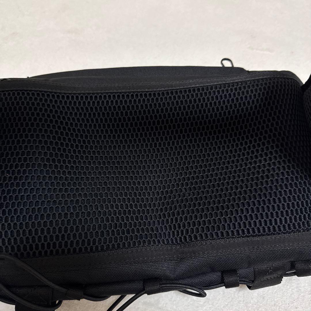 【美品】CONSPARA　最強トラベル　防刃ボディバッグ　TSAロック付き　黒