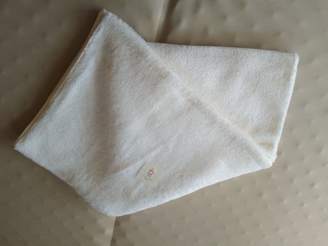 西川 エンジェルフロート 枕 低反発枕 低め 高さ調整可 ★今治バスタオル付き