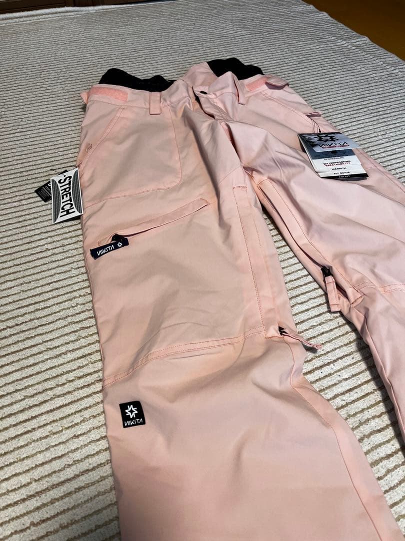 新品　ニキータ　スノーボード　パンツ　レディースＬ　ホワイトピンク　ストレッチ