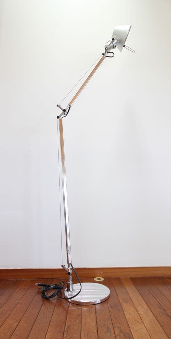 アルテミデ　トロメオ　フロアランプ　フロアスタンド　照明　ライト