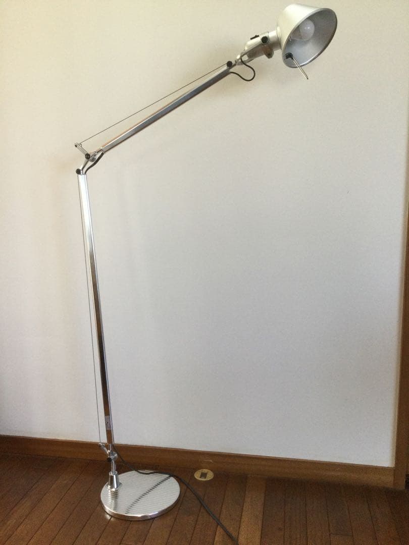 アルテミデ　トロメオ　フロアランプ　フロアスタンド　照明　ライト