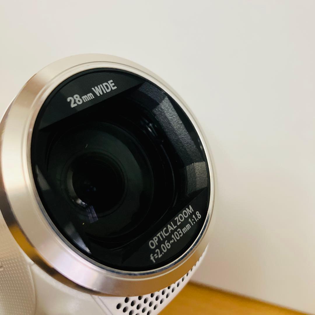 美品　パナソニック デジタルビデオカメラ ホワイト HC-V520M