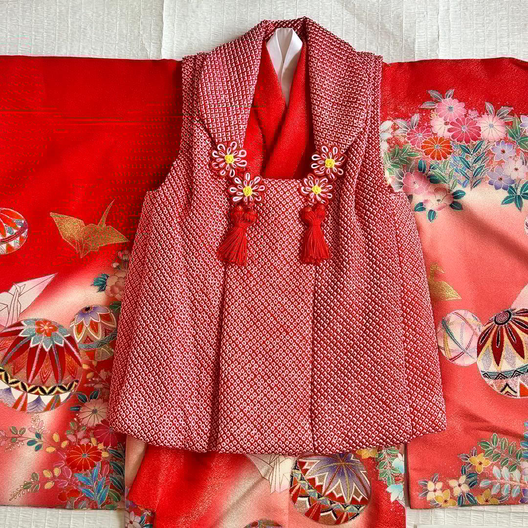 七五三 3歳 着物 753 正絹 被布 総絞り 三歳 赤 草履 金糸 花柄 毱