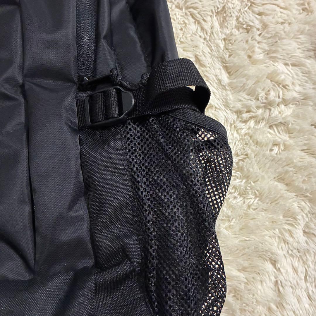 Coleman ニック・ワイルド リュックサック 33L チャーム付き 刺しゅう