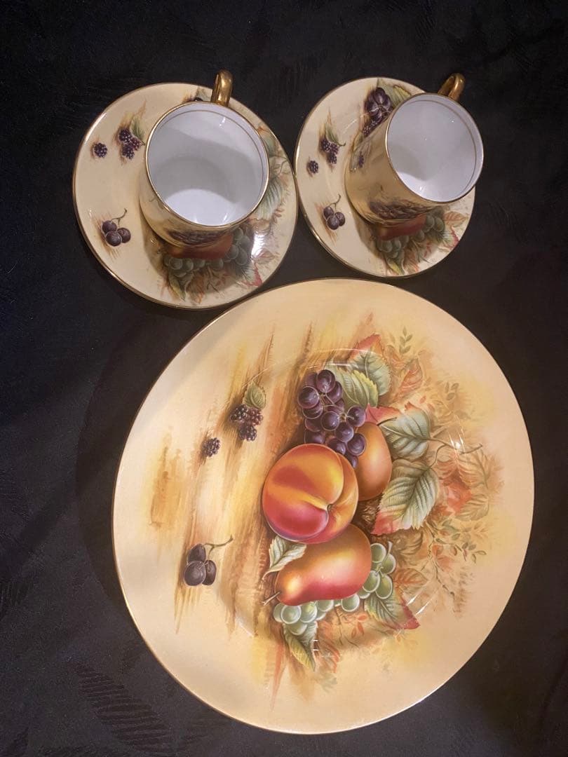 イングランド製　オーチャードゴールド　デミタスカップ＆ソーサー　27cmプレート