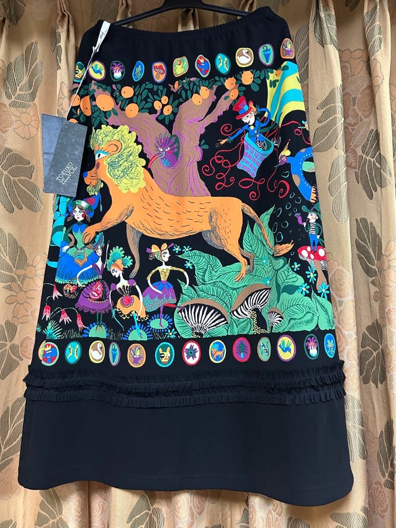 【新品＊タグ付き❣️】TOKUKOプルミエヴォル＊スカート(ペチコート付き)