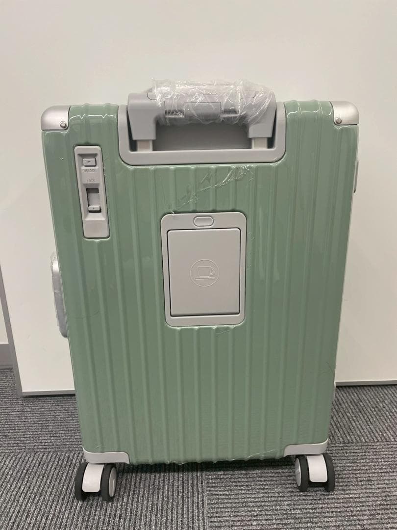 セール中！リベティ多機能キャリーケース【エナメルカーキSサイズ】90