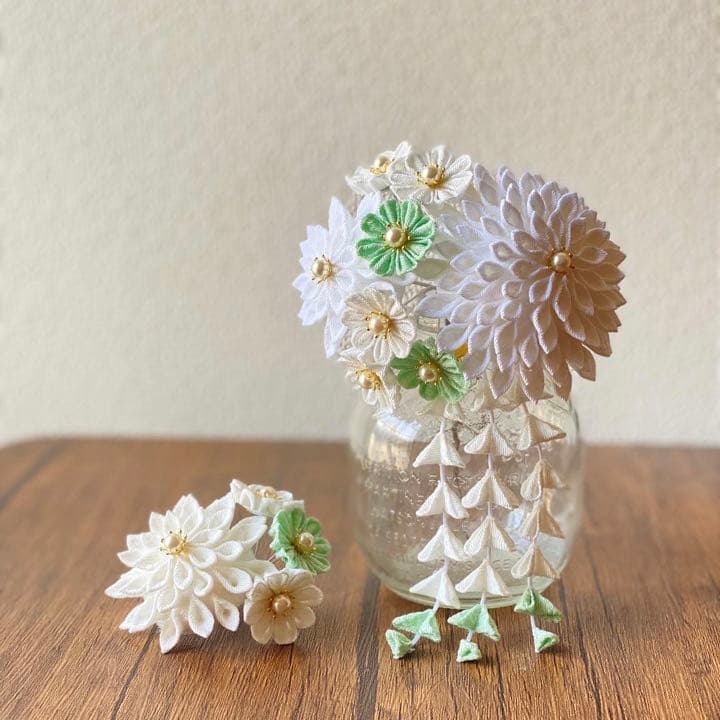 白藍【しらあい】つまみ細工の髪飾り