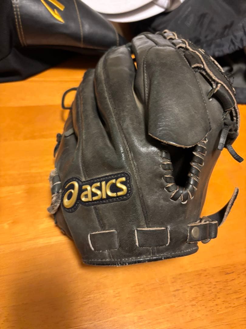 アシックス　ゴールドステージ硬式投手用グローブ