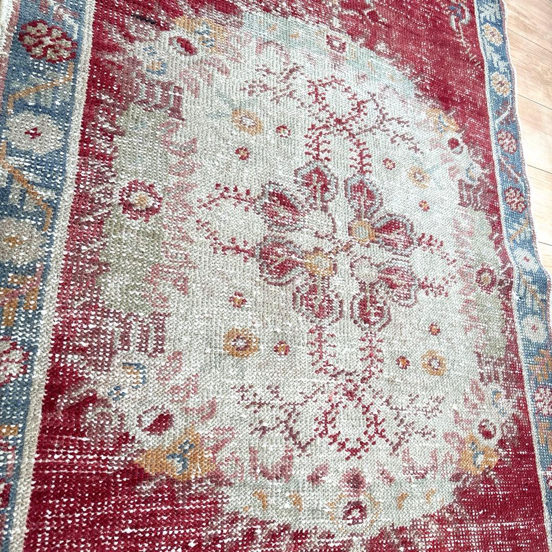 専用！ヴィンテージ　ラグ　トルコ　ギュネイ　絨毯