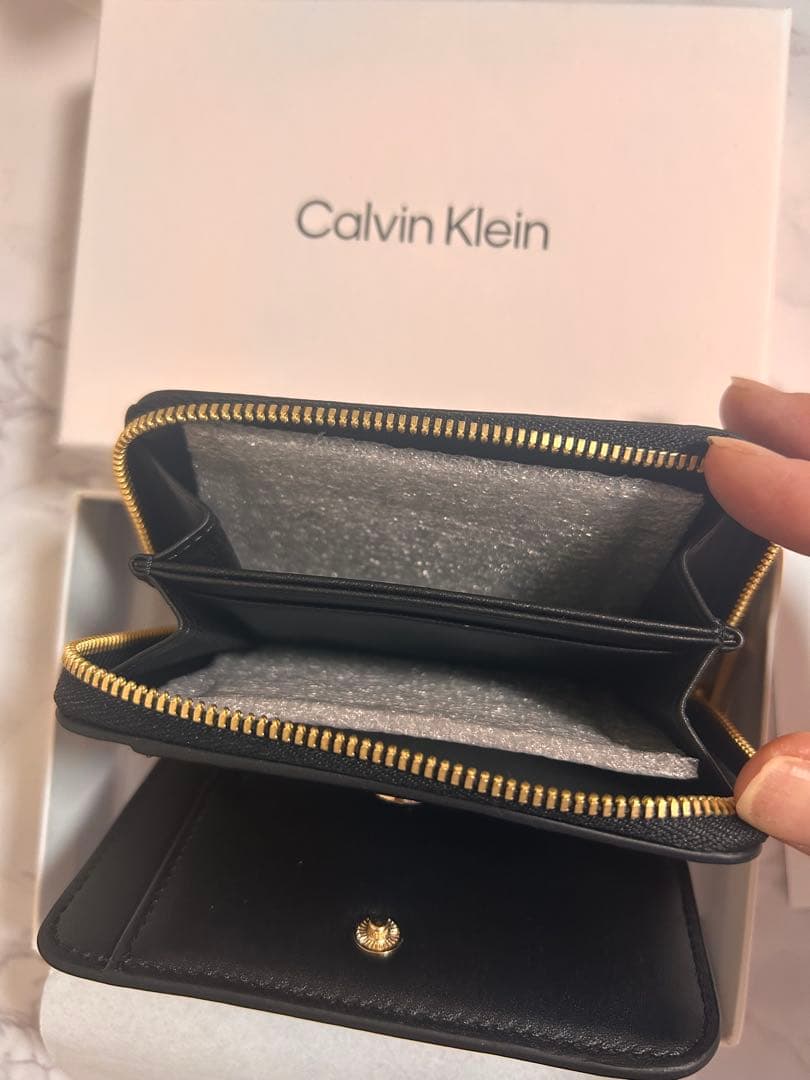 【新品未使用】  コンパクト2つ折り財布