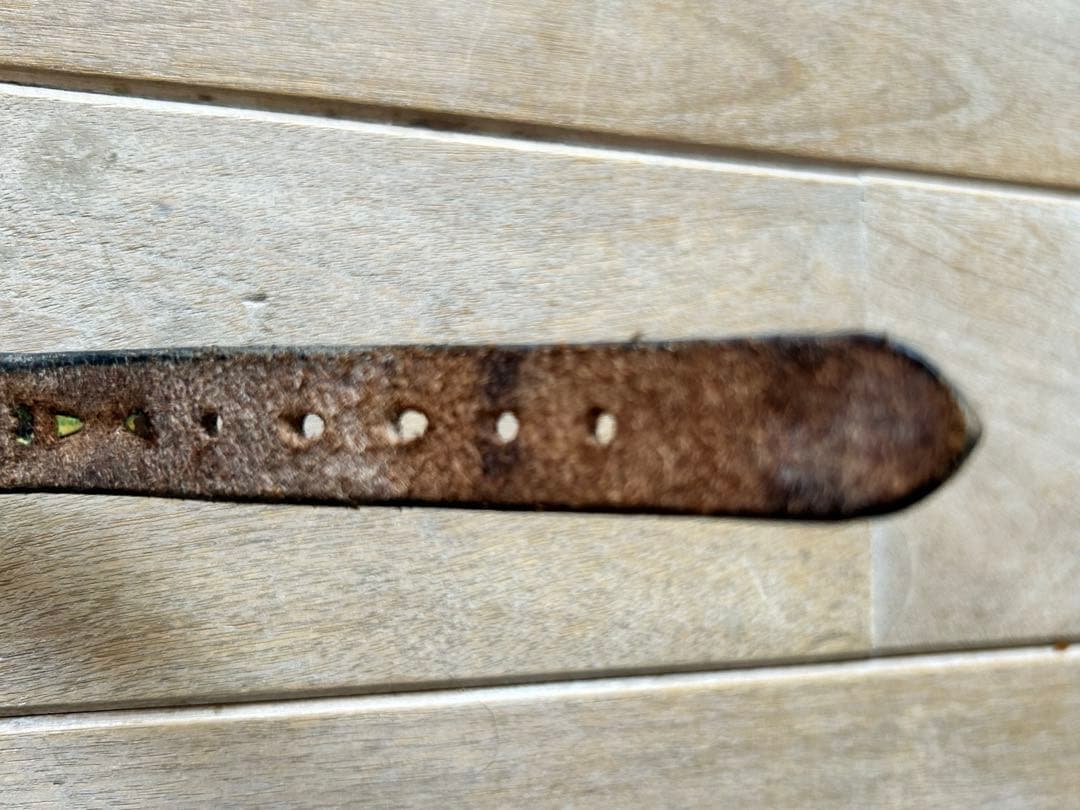 ウルフズヘッド　15mmスタッズリストバンド