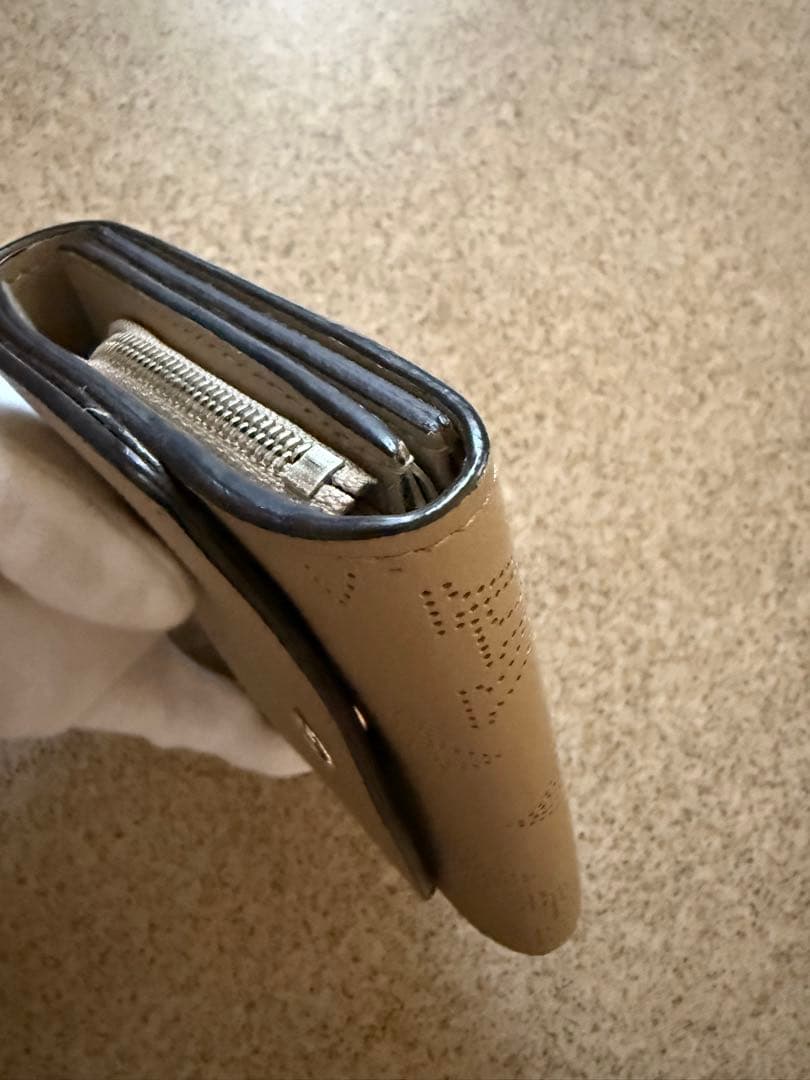 にこ美品ルイヴィトン　ポルトフォイユ　イリスコンパクトマヒナ　二つ折り財布