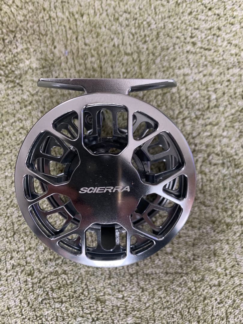 SCIERRA TRAXION 1LW フライリール