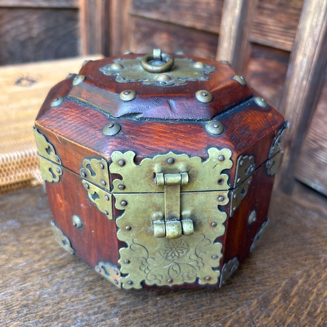 李朝家具？ 八角箱 ボックス 宝箱 小物入れ アンティーク 置物