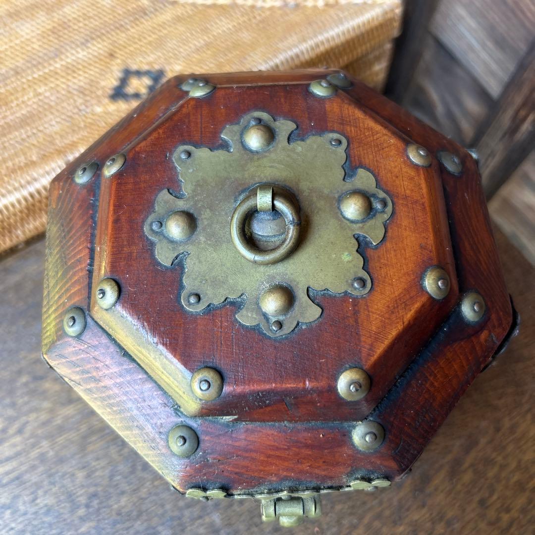 李朝家具？ 八角箱 ボックス 宝箱 小物入れ アンティーク 置物