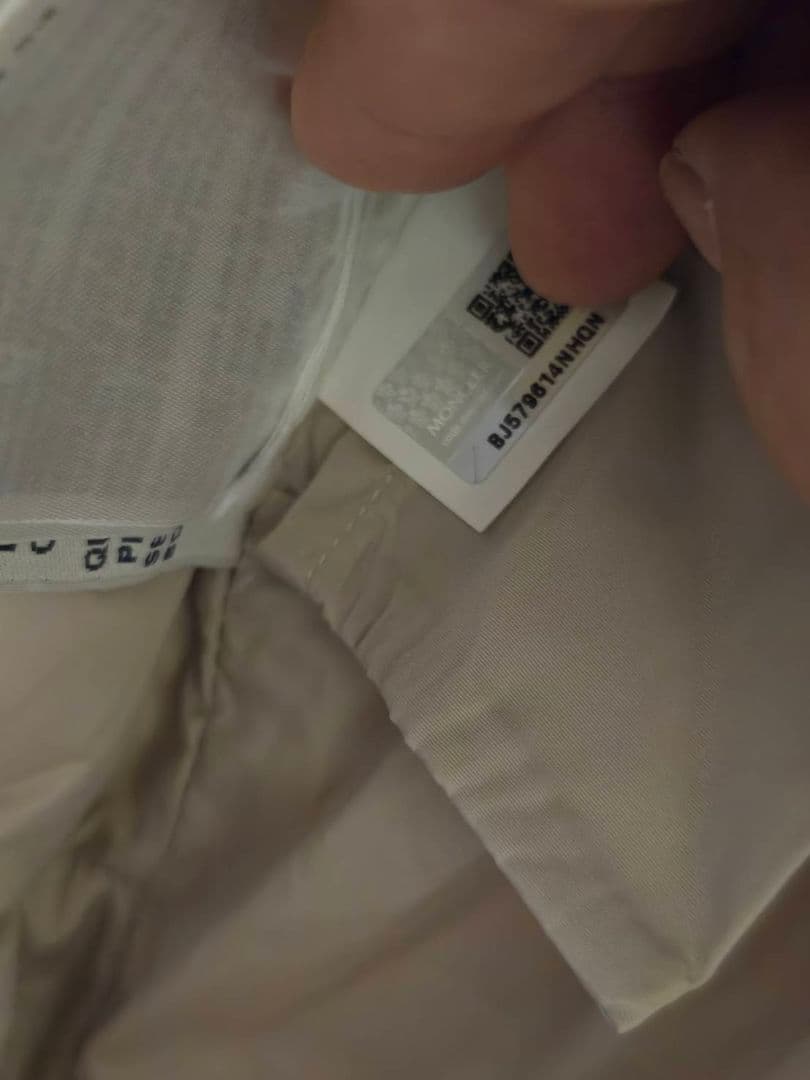 n*読様 300円オークション‼️モンクレール　　ジェノブリエッテ　ダウン　アイ