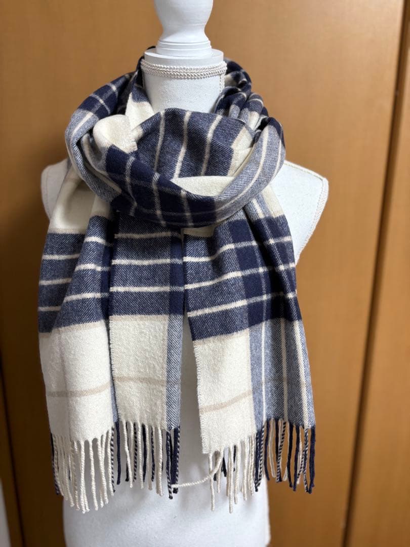 今だけ限定価格! 美品　ジョンストンズ　中判カシミヤ100%マフラー　ノックモア