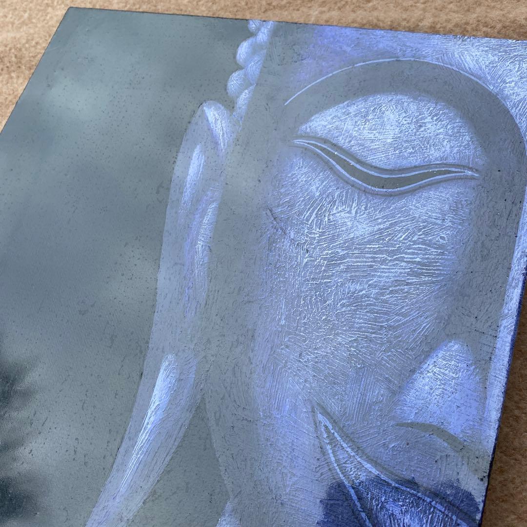 抽象的な仏像の絵画　TiTi作