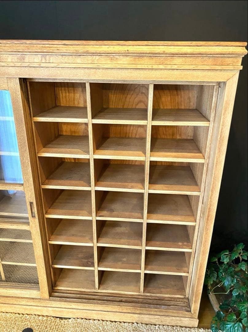 水屋箪笥　稀少　ガラス扉　収納棚　アンティーク　古家具