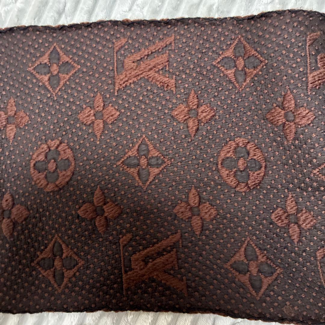 ルイヴィトン エシャルプ ロゴマニア マフラー ブラウン