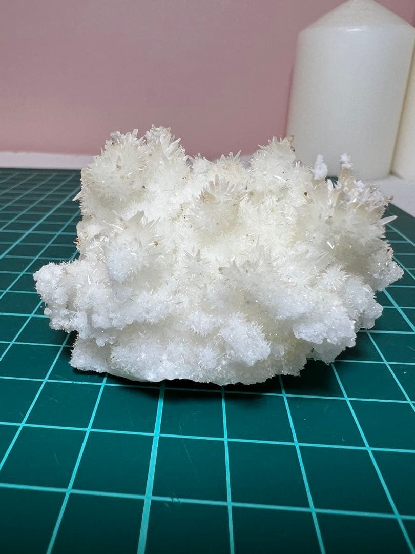 ホワイトアラゴナイト　霰石 　あられいし　水晶　自然石　鉱物標本①