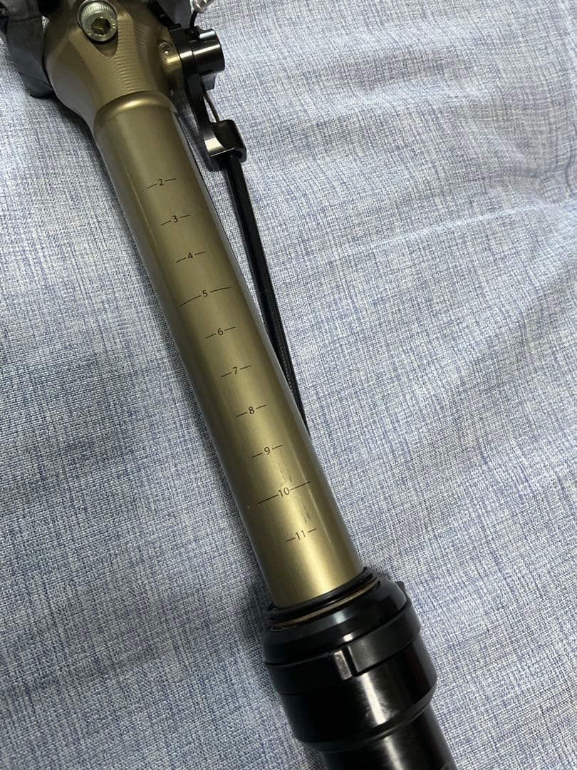 チ*ー様 THOMSON 27.2mmx425ドロッパーシートポスト DP-E1