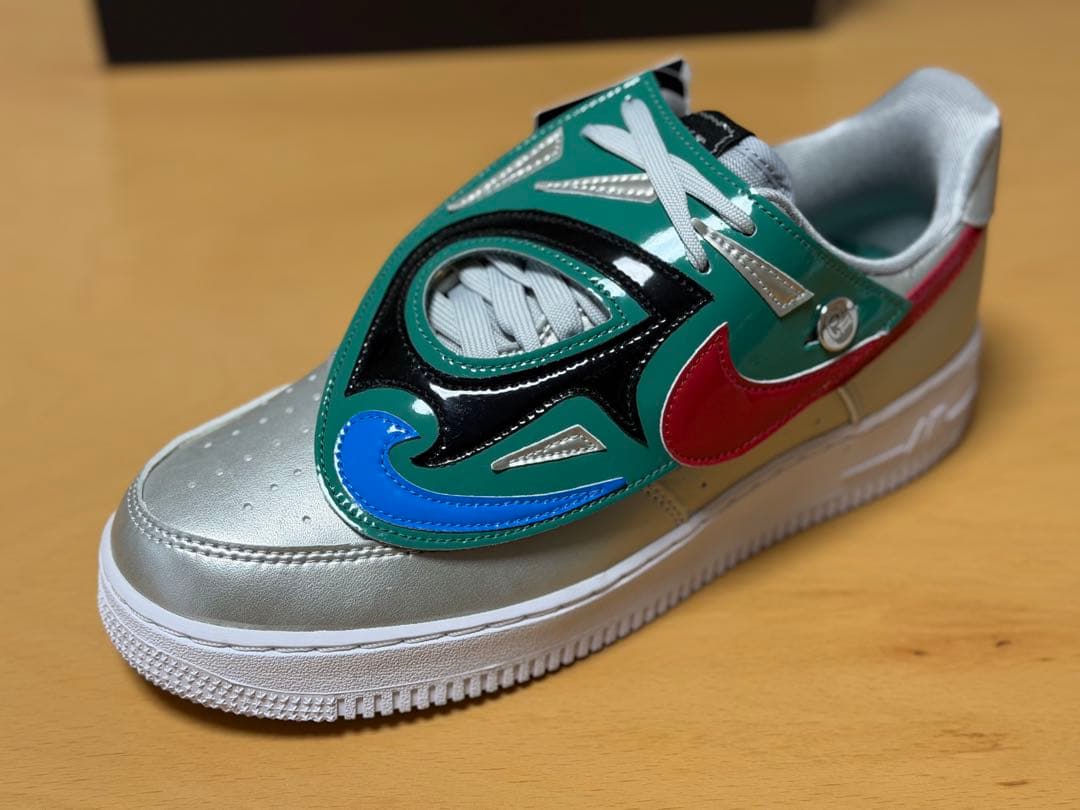 【新品・希少】Nike Air Force 1 '07 LV8