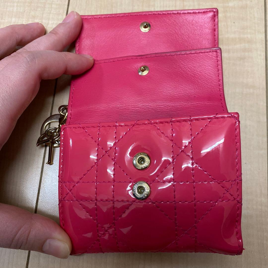 ブ*レ様 Dior エナメル 赤 三つ折り財布