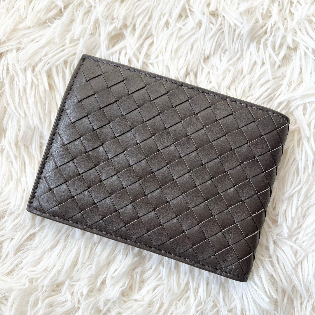 ⭐️未使用品⭐️　ボッテガヴェネタ　イントレチャート　二つ折り財布　ロゴ刻印