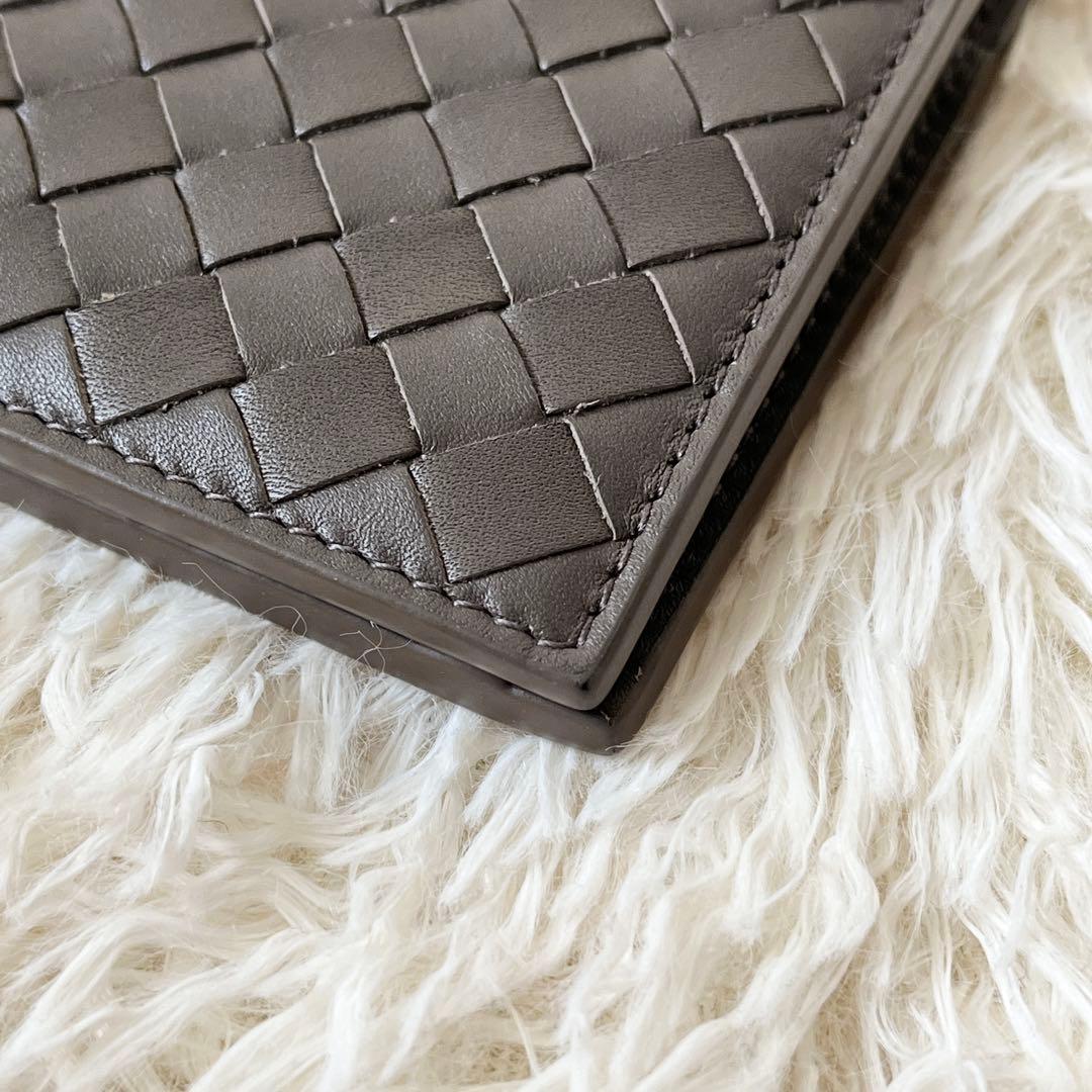 ⭐️未使用品⭐️　ボッテガヴェネタ　イントレチャート　二つ折り財布　ロゴ刻印