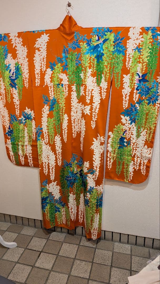【新品】振袖 オレンジ 藤の花と鳥柄•Мサイズ
