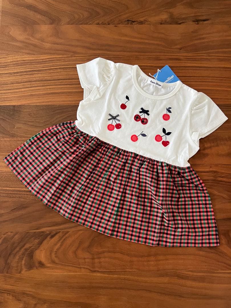 ファミリア　赤　チェック柄 半袖　チェリー刺繍 ブラウス　Tシャツ 110cm