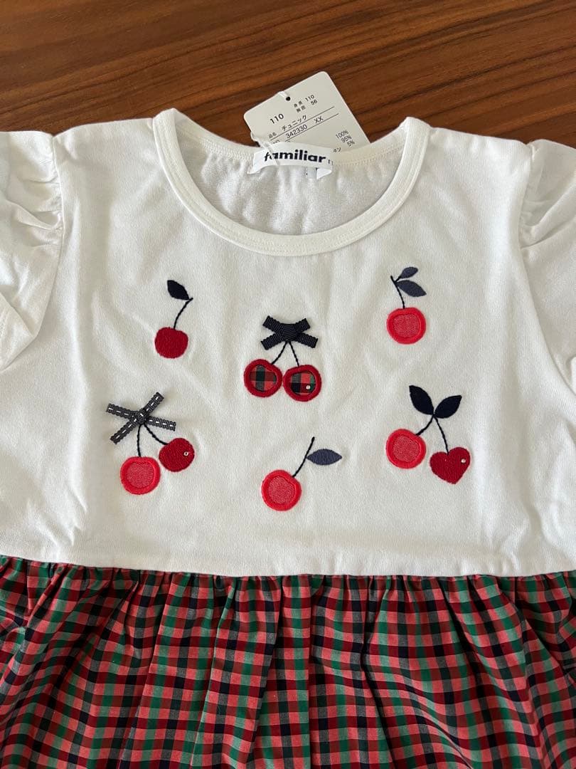 ファミリア　赤　チェック柄 半袖　チェリー刺繍 ブラウス　Tシャツ 110cm