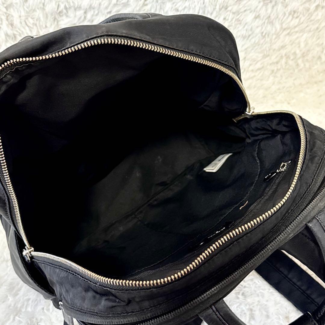 アニエスベー リュック PC入れ付 ブラック パソコン収納 2層ファスナー ロゴ