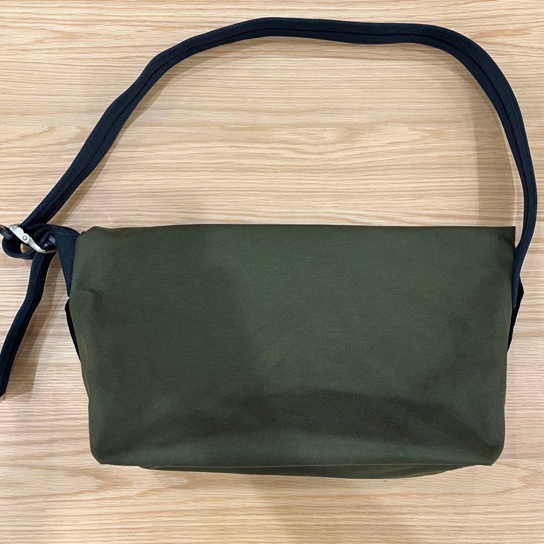レジスタントメッセンジャーバッグ LowSKOOL USED