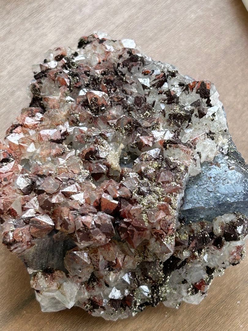 モロッコ産 ブルーフローライト × レッドクォーツパイライト共生 原石