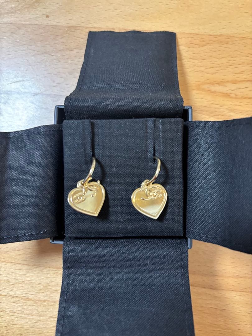 CHANEL ピアス　ロゴ　ハート　延期2/7まで