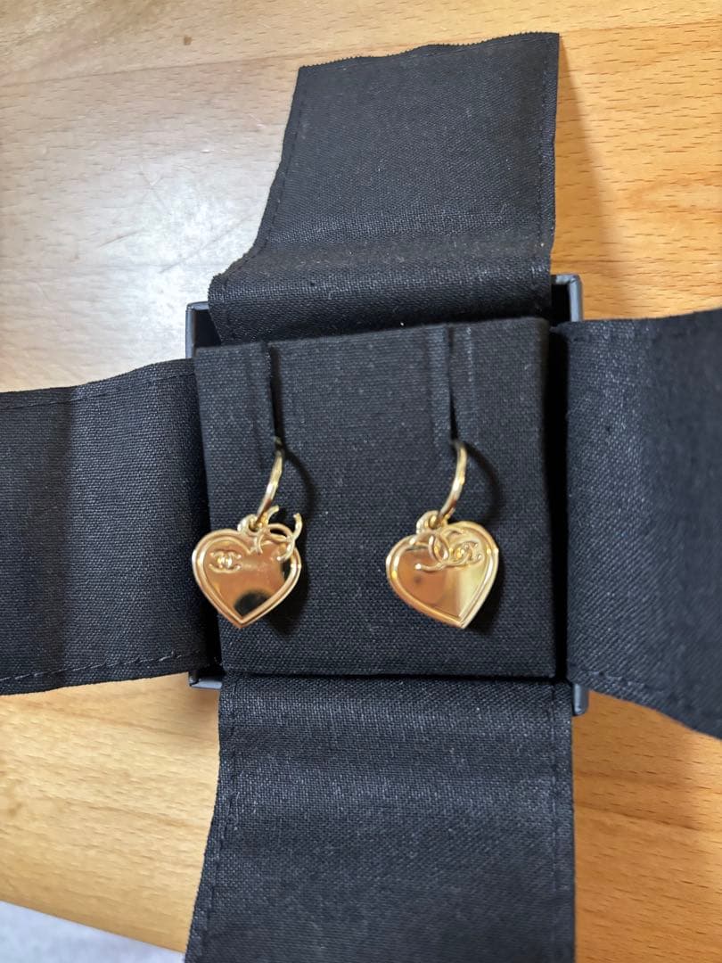 CHANEL ピアス　ロゴ　ハート　延期2/7まで
