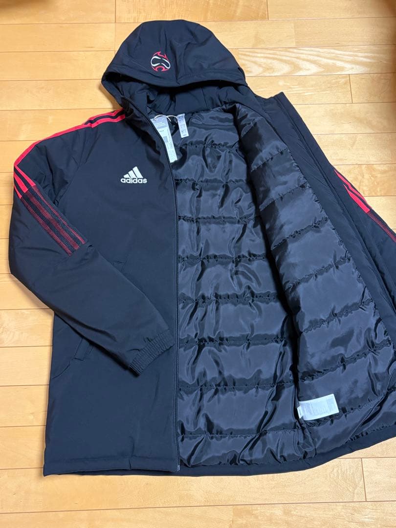 【国内未発売】アディダス マンチェスターユナイテッド パッドジャケット