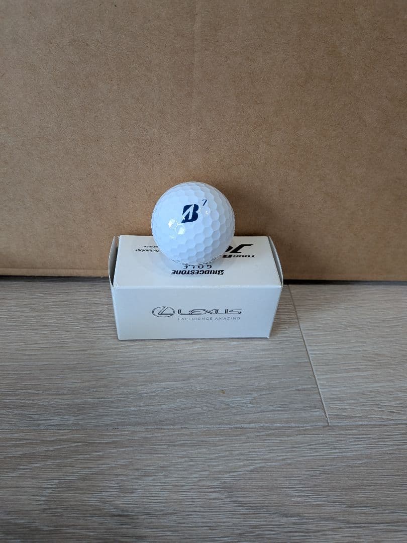 ☆非売品☆　レクサス ゴルフバッグ・キャディバッグ(ゴルフボールおまけ付き)
