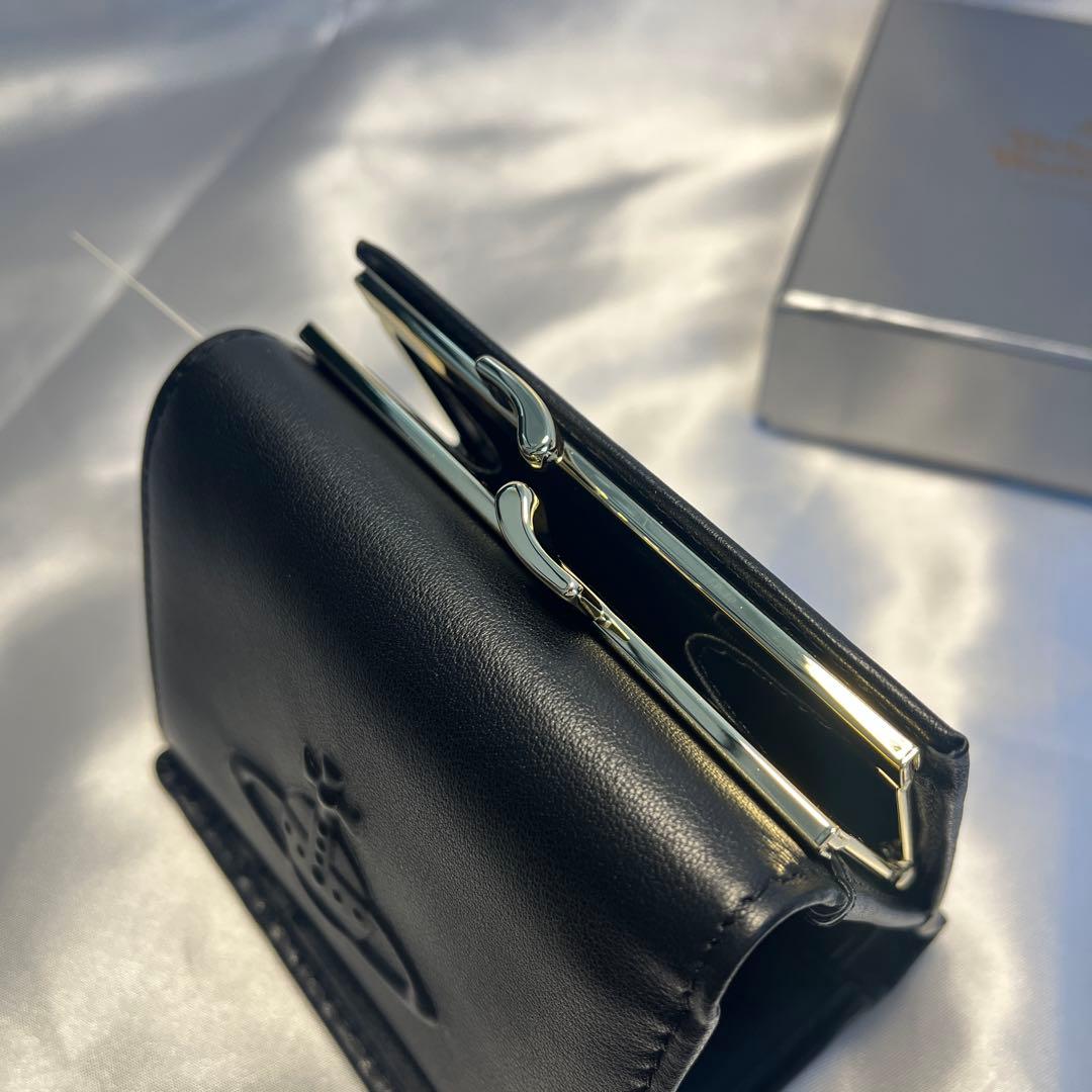 新品 Vivienne Westwood マット黒 三つ折り財布 大人気