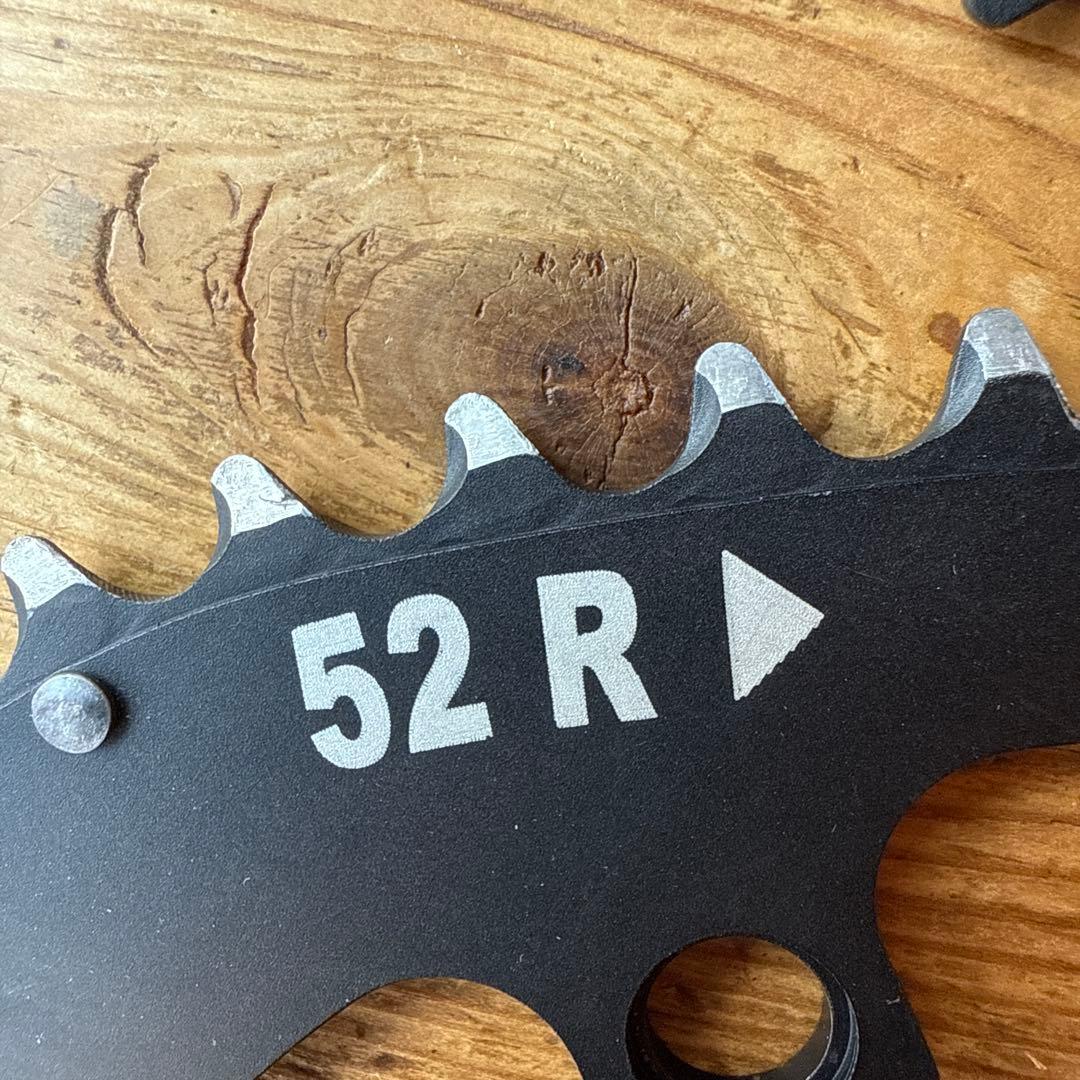 O.SYMETRIC STRONGLIGHT製の楕円チェーンリング