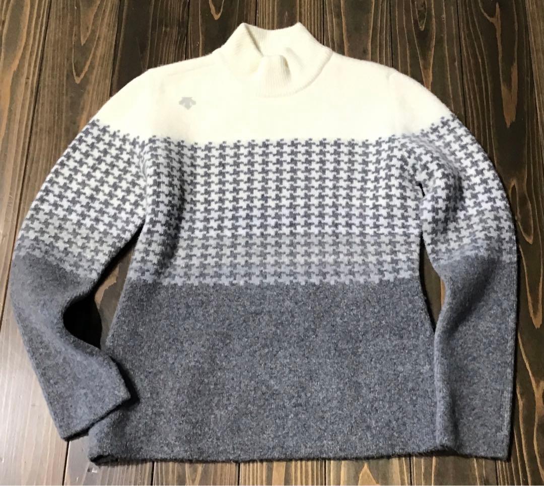 レディースのゴルフセーター　デサントゴルフ