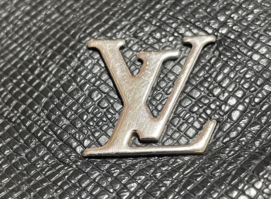 Louis Vuitton PPM Taiga メッセンジャー