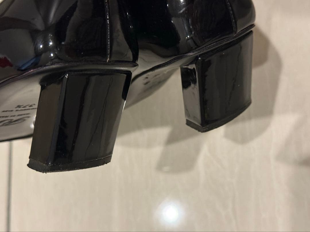 ロジェヴィヴィエ　ベルヴィヴィエ　エナメルレザー ブラック シューズ 37.5