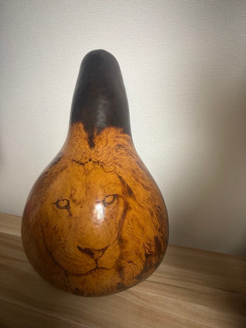 ライオン焼き絵のひょうたん型置物