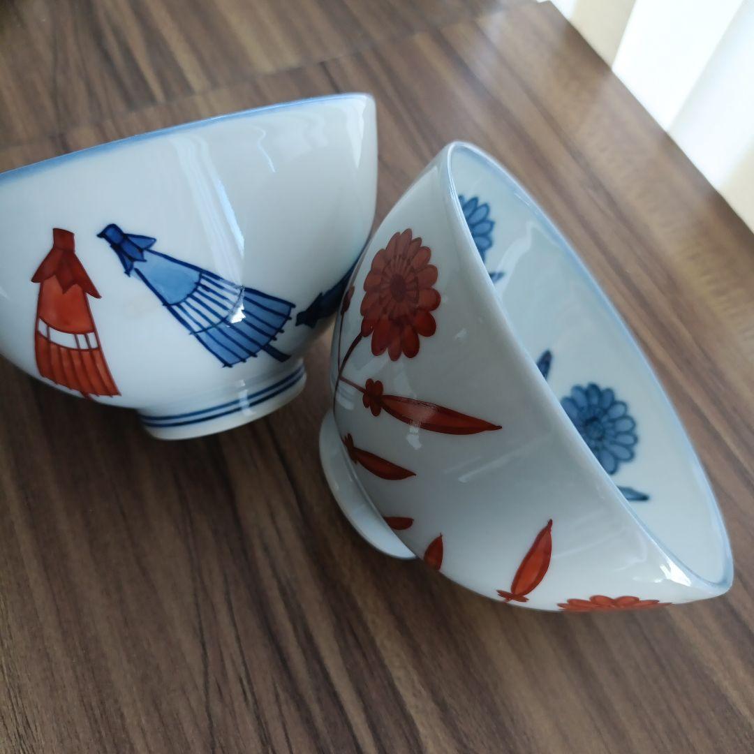 源右衛門　 青と赤の花柄と傘柄　 飯碗