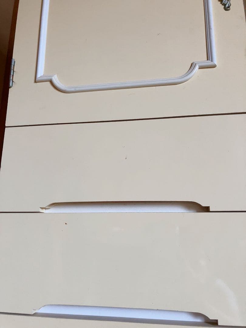 昭和レトロ　タンス　クリーム色　ハンガー掛けあり　子供用　育児タンス　幼児