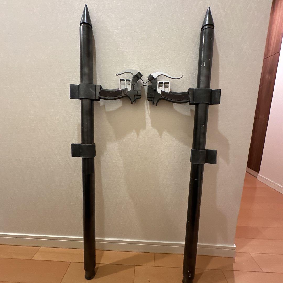 進撃の巨人　雷槍　コスプレ　武器　写真数枚あり